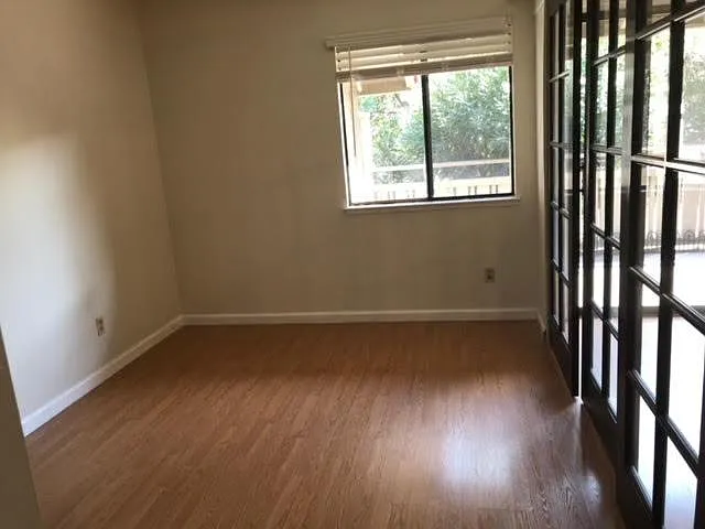 101 Kinross Dr #4 — Photo 28
