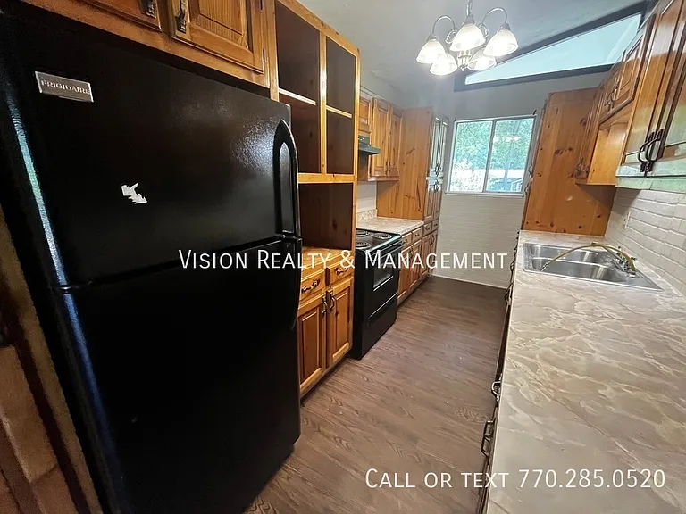 150 Castlegate Cir — Photo 17
