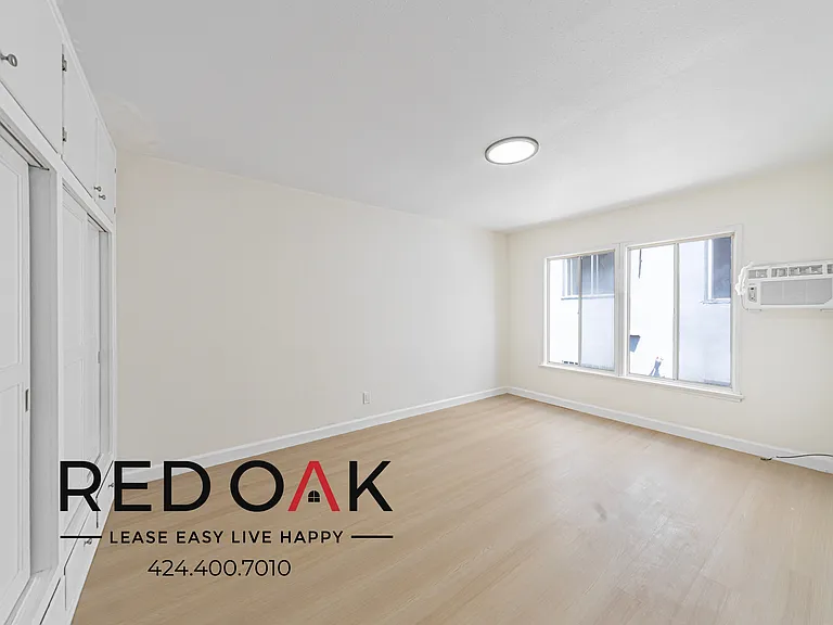 745 S Mariposa Ave #7 — Photo 3
