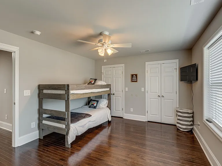 448 Caldwell Dr — Photo 16