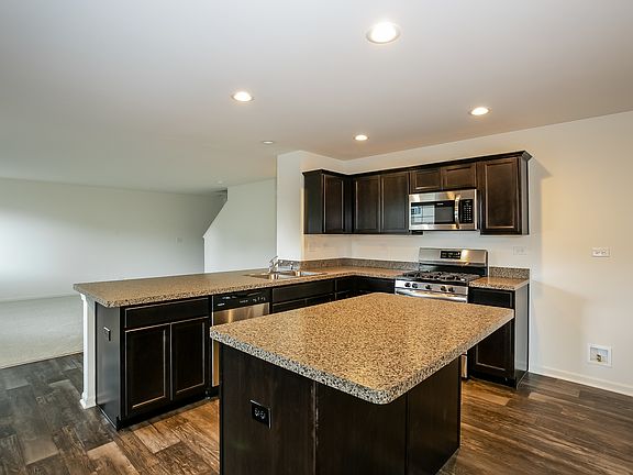 3rd image of 902 Timber Lake Dr