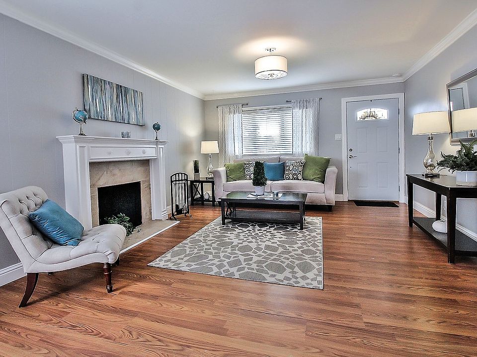 1st image of 403 Briarfield Way