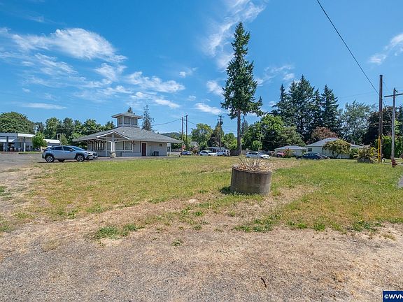 5th image of 106 E Bishop Way