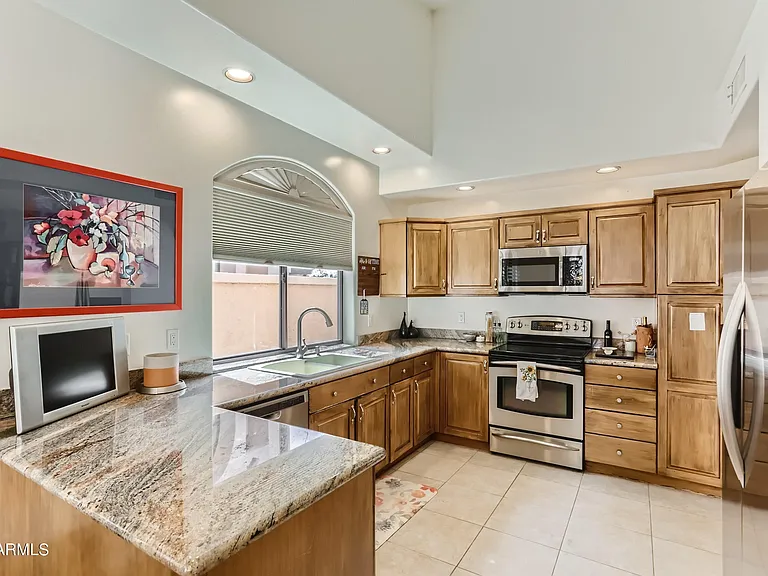 10058 E Cinnabar Ave — Photo 6