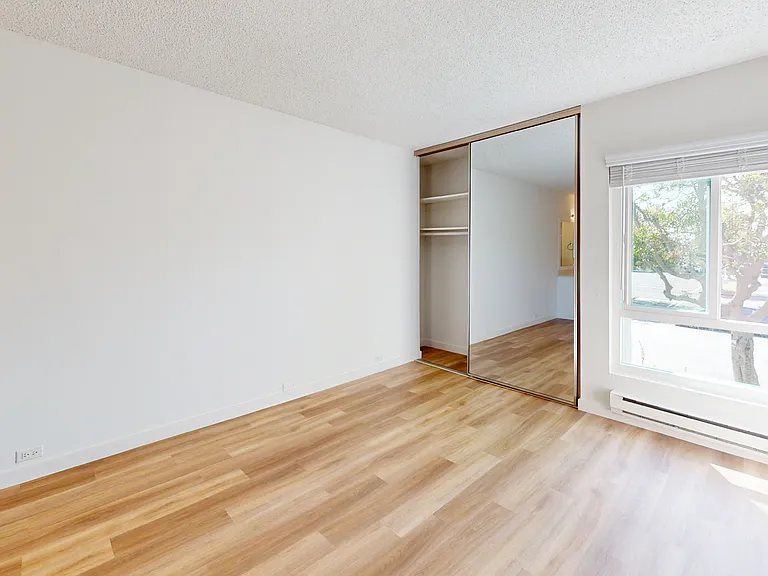 Eight 80 Newport Beach — Photo 146