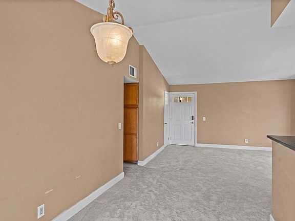 5th image of 3665 Grove St Unit 271