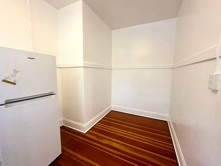 2129 SE 10th Ave — Photo 9