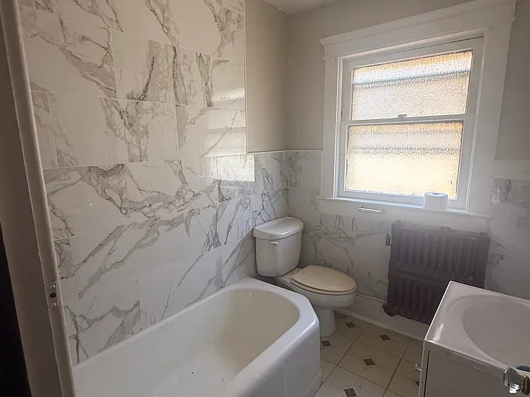 415 E Green St — Photo 10