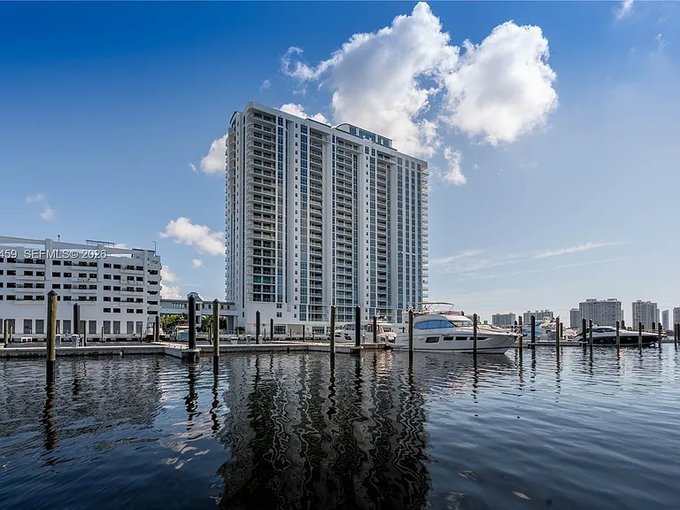 17301 Biscayne Blvd #1008 — Photo 40