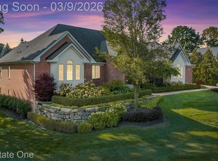 1937 Carsons Cv, Commerce Township, MI
