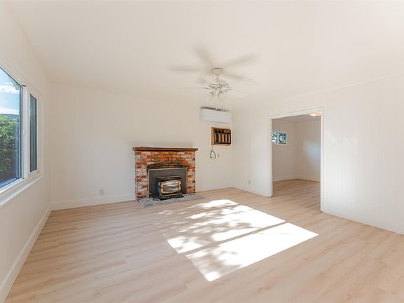 4th image of 1347 Rose Avenue