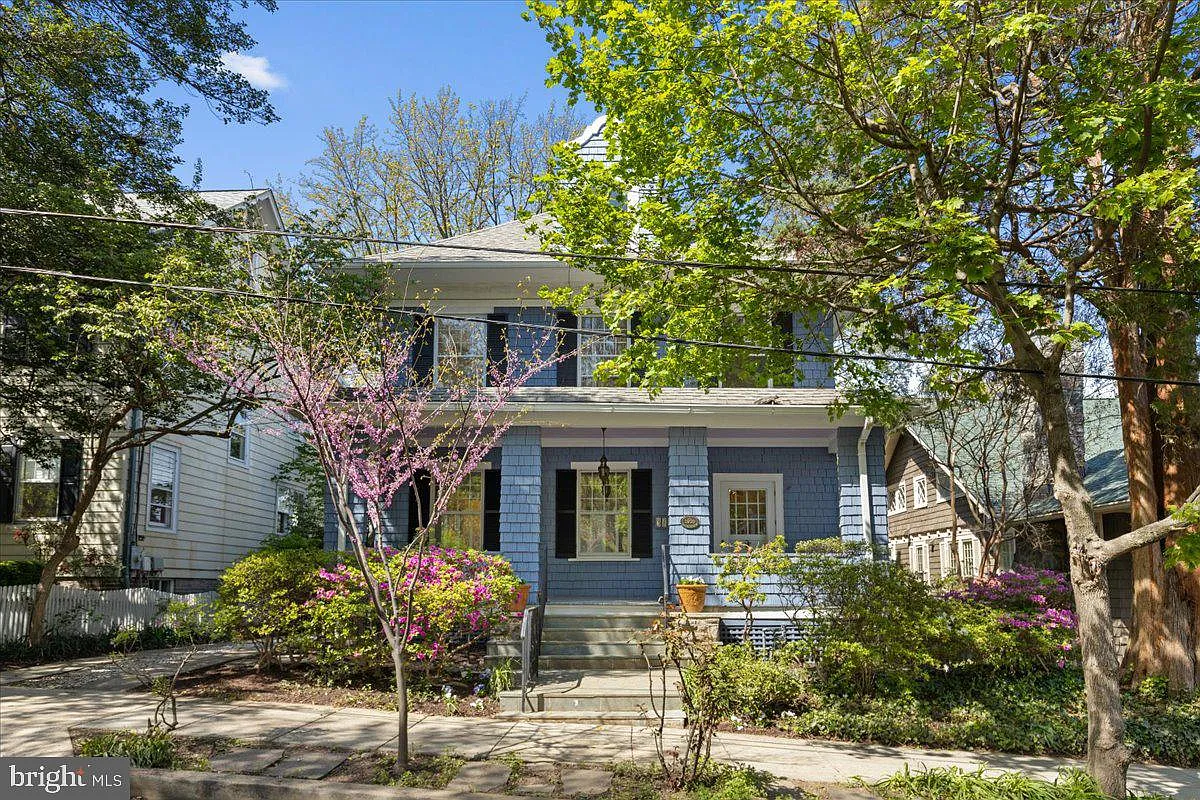 3735 Kanawha St NW photo 1