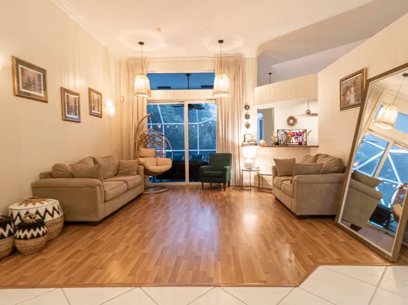 5062 Kensington Circle, Coral Springs, FL 33076