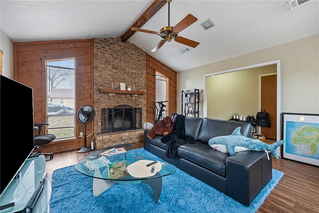 3 bed, 1391 sqft, $1,500 — Photo 4
