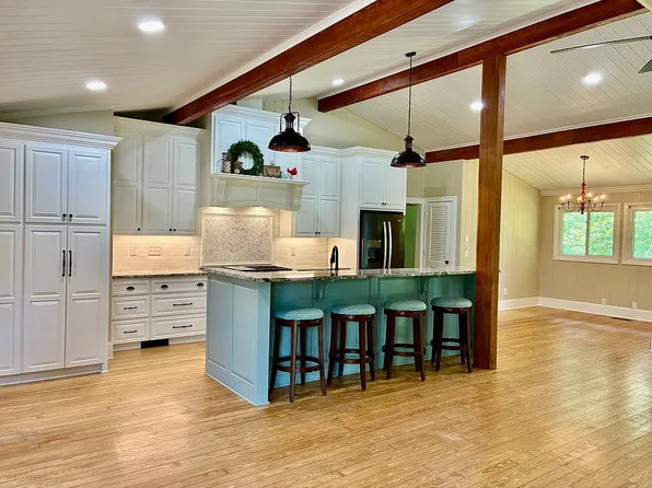 237 Flowers Rd, Four Oaks, NC 27524