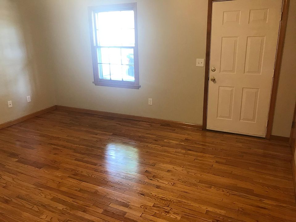 LIVING ROOM ENTRANCE