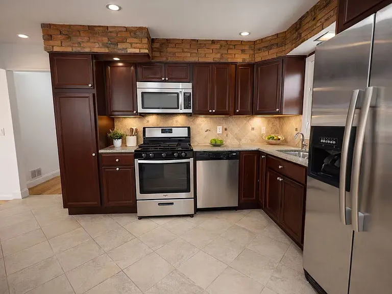 475 Beach Rd #2 — Photo 7