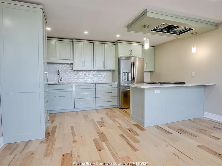 111 Riverside Dr E #1607 — Photo 2