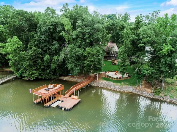 11904 Mountain Crest Cir, Charlotte, NC 28216