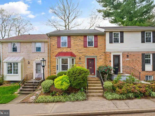 9650 Lindenbrook St, Fairfax, VA 22031