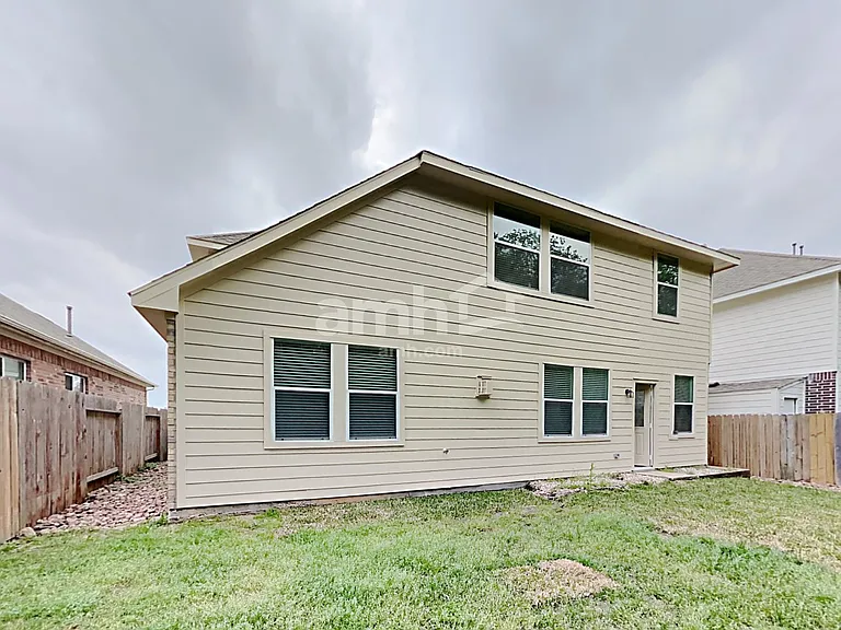 2213 Oak Circle Dr N — Photo 22