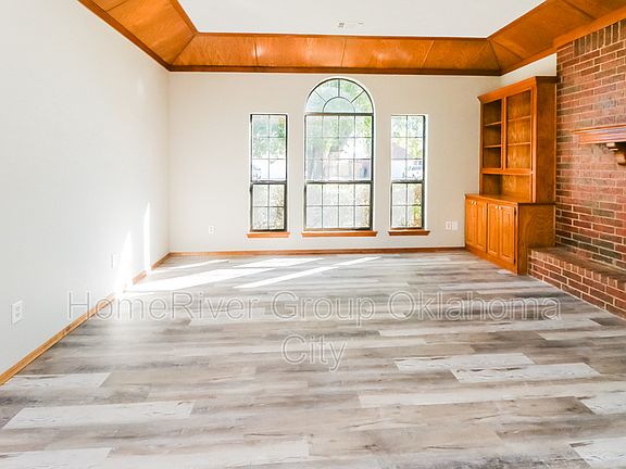 2nd image of 13029 Maple Leaf Dr
