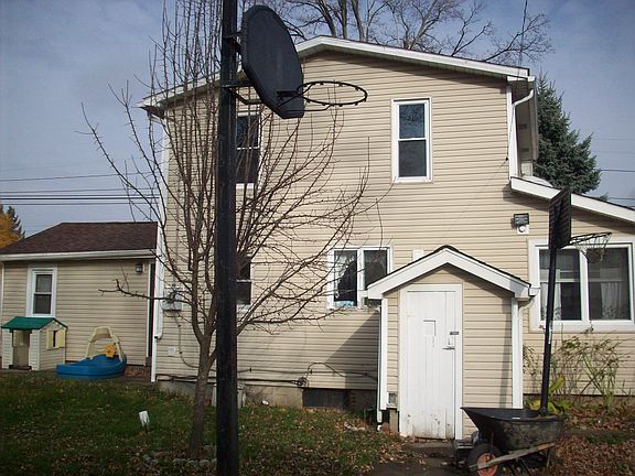 4th image of 11367 Broadway St