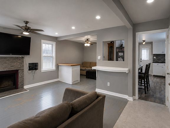 4th image of 4 Linden Ct