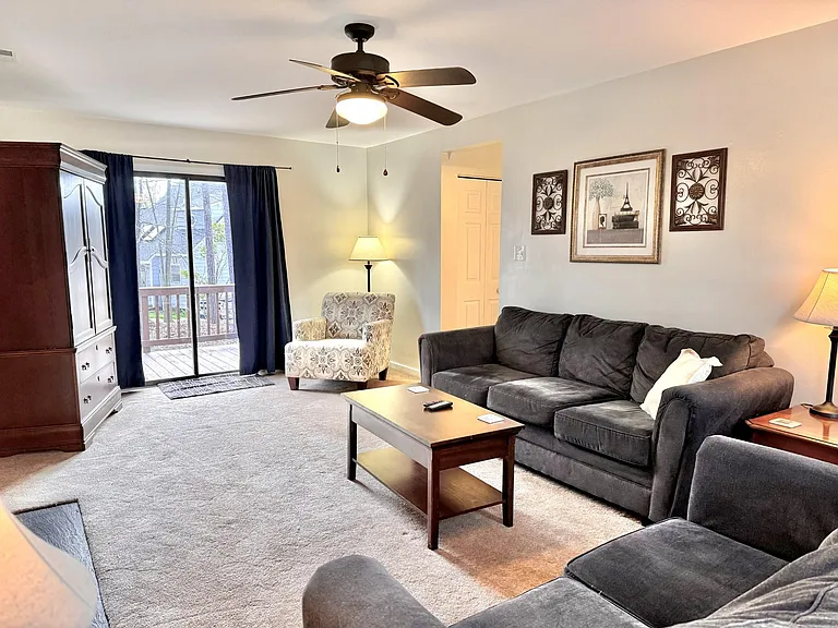 2524 Sutton Pl — Photo 3