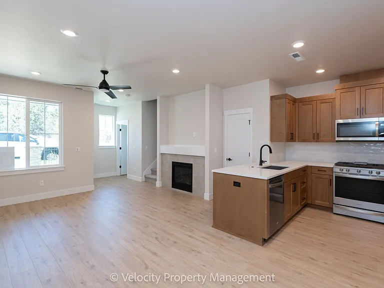 3032 NE Terreo Pl — Photo 6