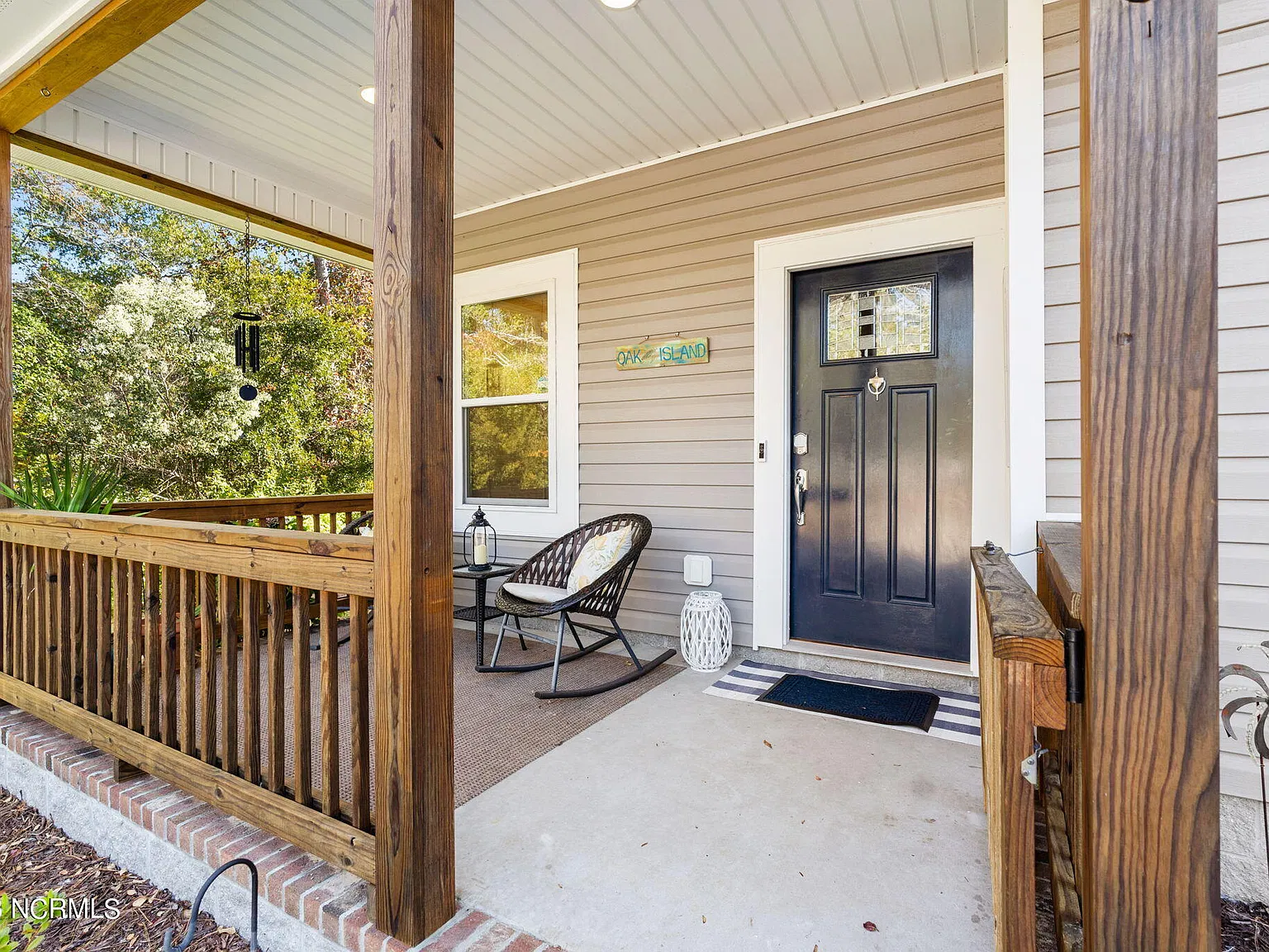 3 bed, 2.0 bath, $2,200 — Photo 2