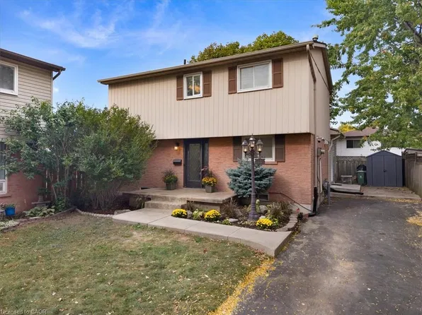 31 Berrisfield Cres, Hamilton, ON L8T 4X1