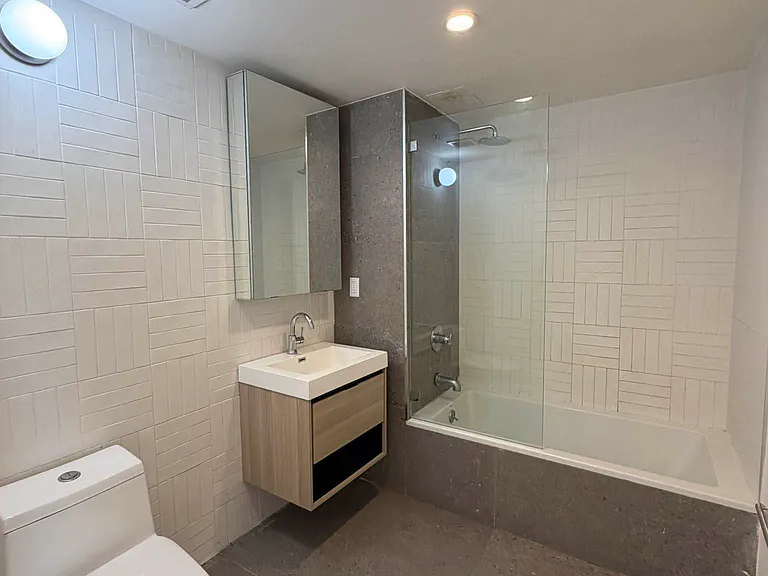 200 Linden Blvd #2A — Photo 13