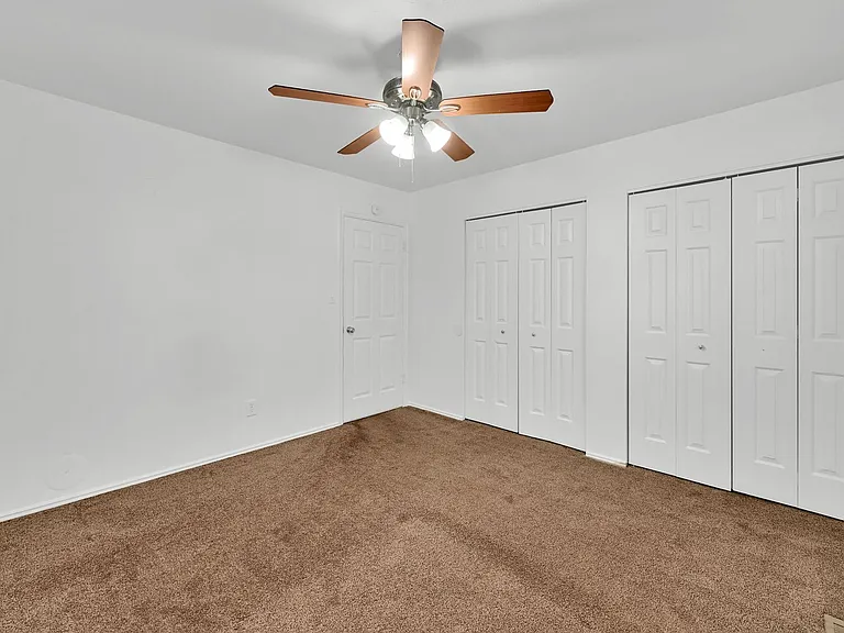 Shady Lane Apartments — Photo 26