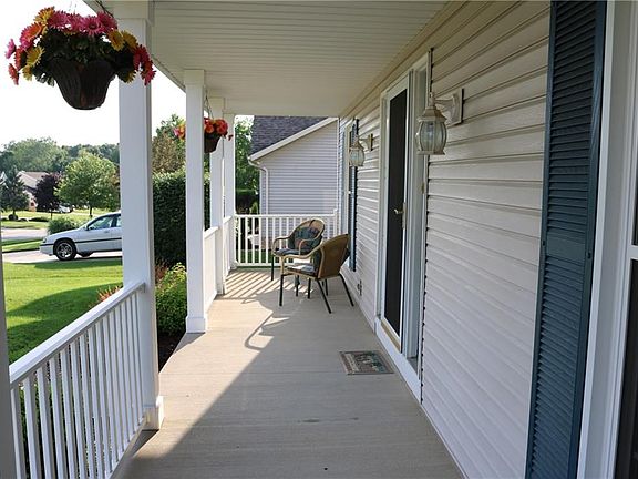 4th image of 2093 Parkview Dr