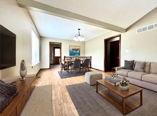 208-210 NW Monroe St, Lees Summit, MO 64063