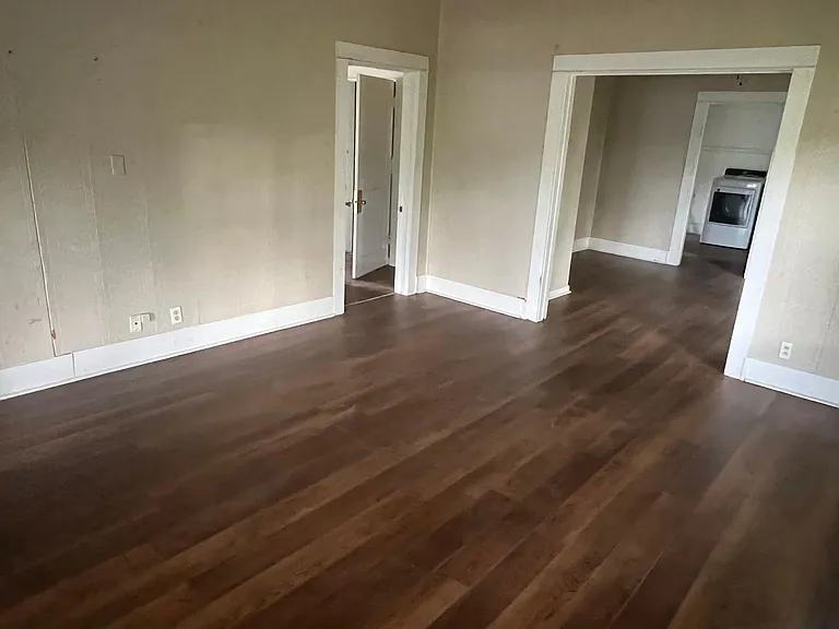 1102 Woodward Ave — Photo 5