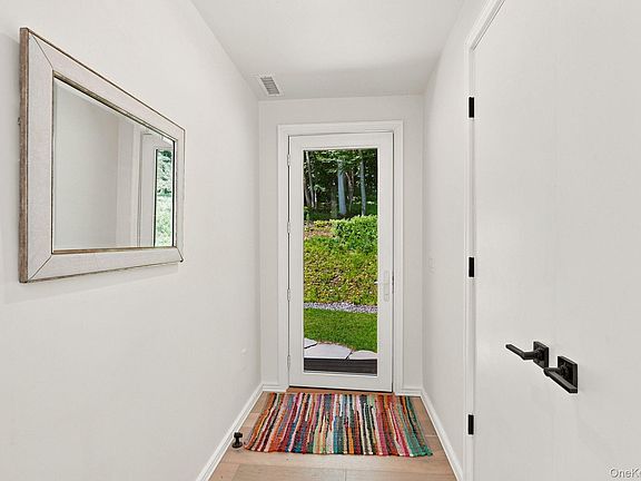 5th image of 780 Oakwood Circle