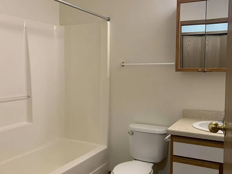 Dakota E & W Apartments — Photo 56