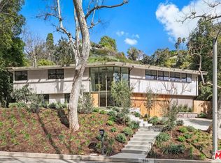 960 Chantilly Rd, Los Angeles, CA 90077