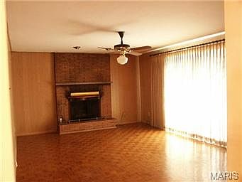 3rd image of 916 Dyerdown Ave