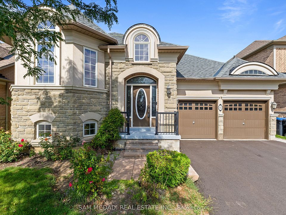1st image of 15 Eaglesprings Cres
