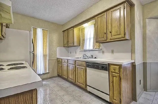 2021 Chalfont Dr — Photo 10