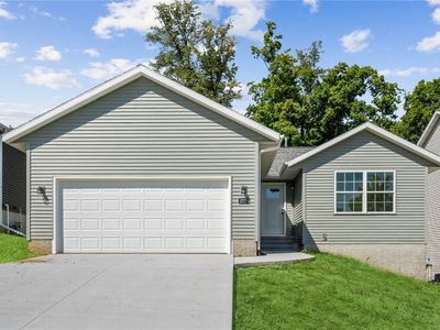 2070 Sugar Creek Dr NW, Cedar Rapids, IA, 52405