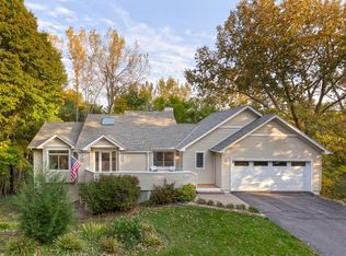 22040 Stratford Pl, Shorewood, MN 55331