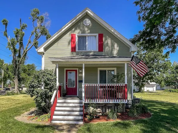 1225 Ellis Blvd NW, Cedar Rapids, IA 52405