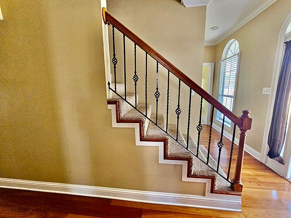 5th image of 44 Corner Oaks Dr