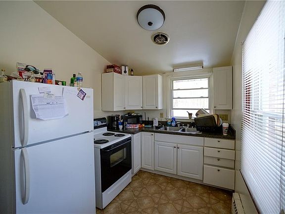 5th image of 563 McDonald St #1-4