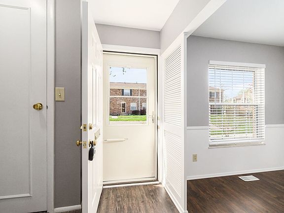 3rd image of 4723 Tarryton Ct S