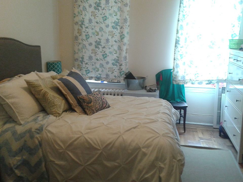 2nd image of 2823 44th St #2
